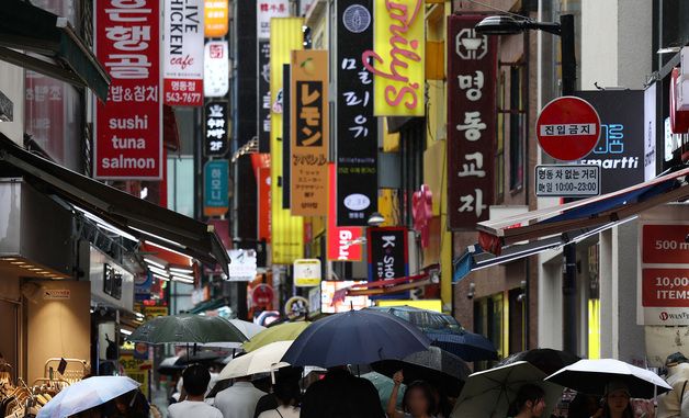 7월 소비 2.4% 감소