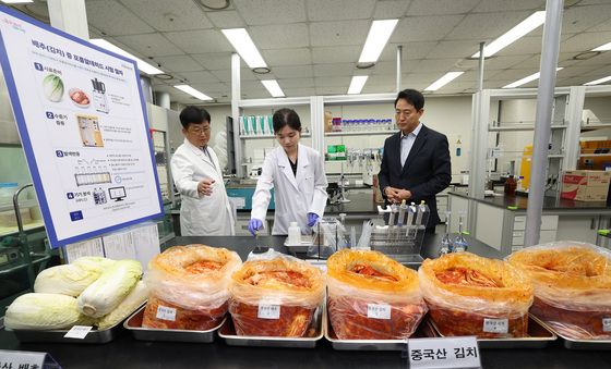 오세훈 시장, 중국산 김치 안정성 현장점검