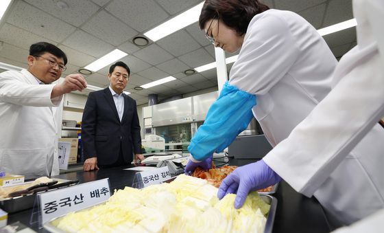 오세훈 시장, 중국산 김치 안정성 현장점검
