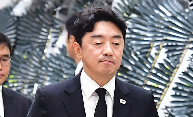 조희대 대법원장 부친상 조문 마친 강훈식 비서실장