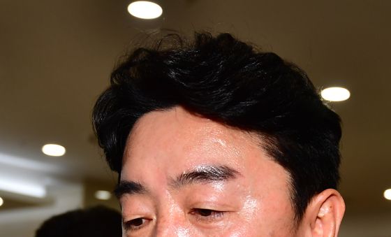 조희대 대법원장 부친상 조문 마친 강훈식 비서실장