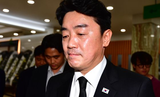 조희대 대법원장 부친상 조문 마친 강훈식 비서실장
