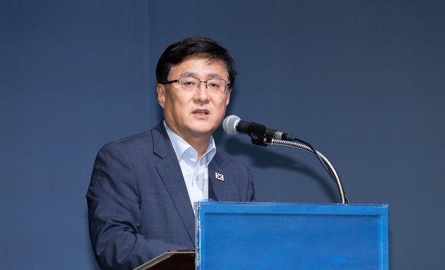 '가습기살균제 피해자 간담회' 인사말 하는 김성환 장관
