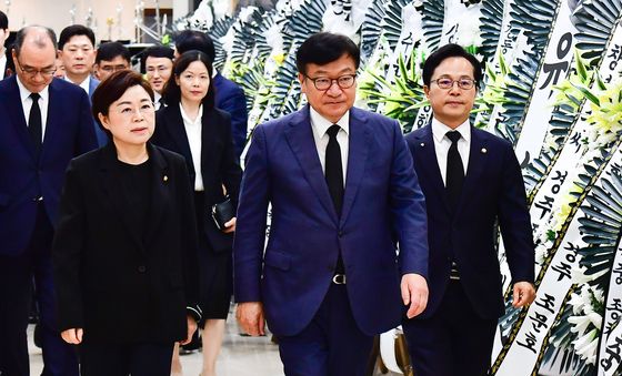 조희대 대법원장 부친 빈소 찾은 정점식 국힘 원내대표