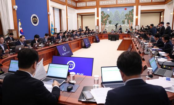 국무회의 주재하는 이재명 대통령