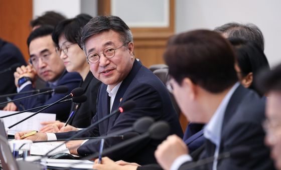 국무회의 발언하는 윤호중 장관