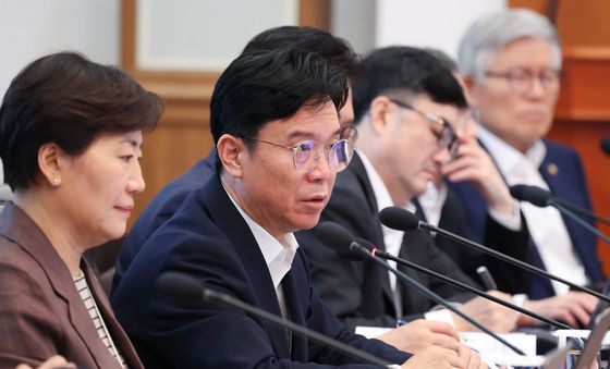 국무회의 발언하는 김영훈 장관