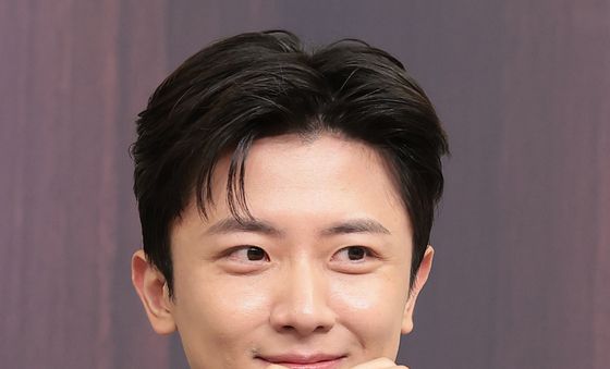 김신비, 막내 형사