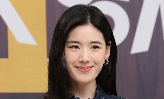 정은채, 부드러운 미소
