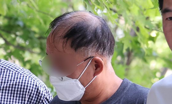 구속 심사 출석하는 성동구서 외국인 여성에 흉기 휘두른 40대 남성