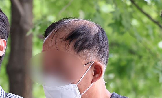 일면식 없는 외국인 여성에 흉기 휘두른 40대 구속심사 출석