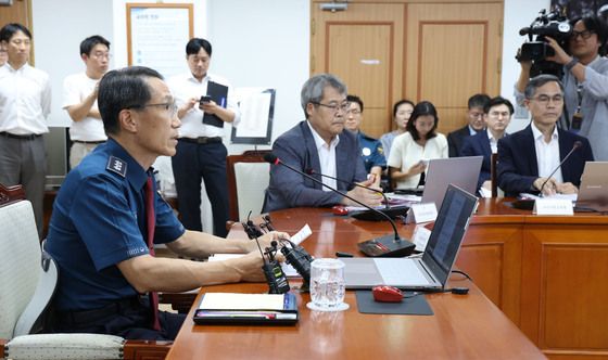 발언하는 유재성 경찰청장 직무대행