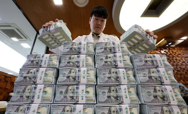 외평채 발행·달러 약세에 7월 외환보유액 5.9억달러 증가