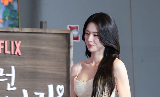 하영, 청순 글래머