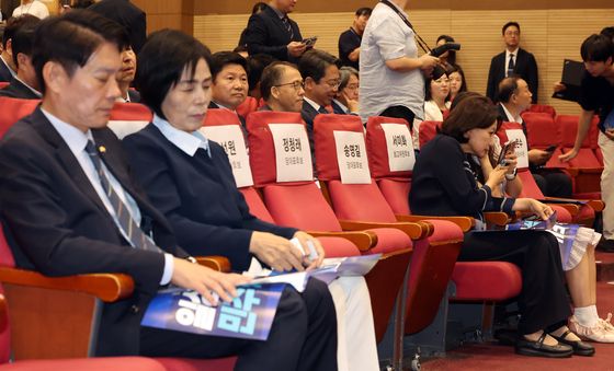 '모두의 민주' 창립식 찾은 최고위원 후보들