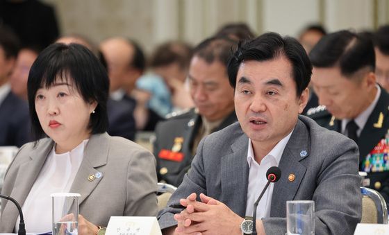 업무보고 하는 안규백 장관