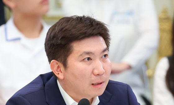발언하는 유승민 대한체육회장