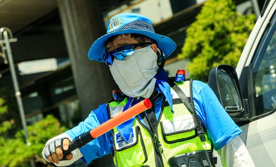 살인적인 폭염에 필요한건 '완전 무장'