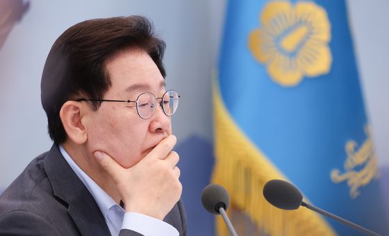 고심하는 이재명 대통령
