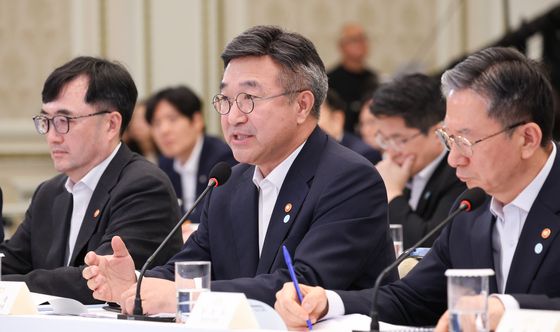 발언하는 윤호중 행정안전부 장관
