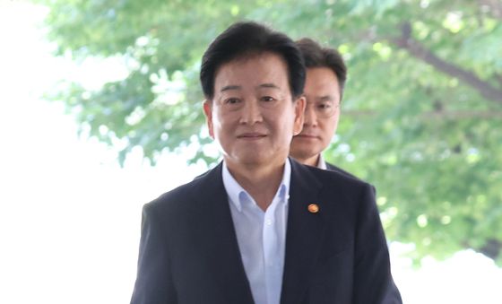 정동영 장관 출근