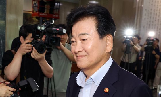 정동영 장관 업무보고 입장 밝혀