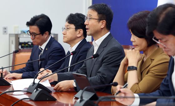 모두발언하는 한병도 직무대행