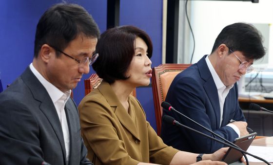 모두발언하는 한정애 정책위의장