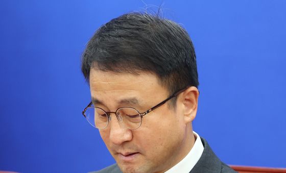 정책조정회의 자리한 한병도 직무대행