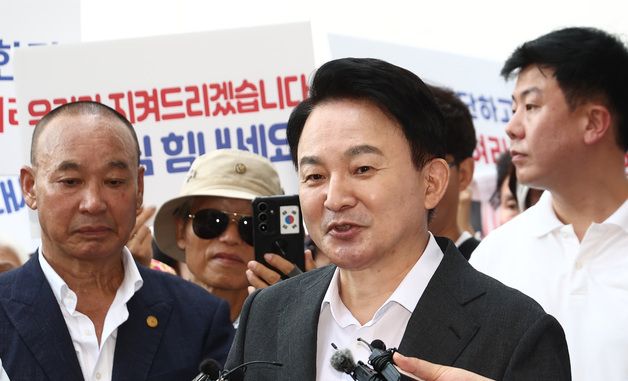 취재진 질의 답변하는 원희룡 전 장관