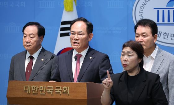 사관학교 통합 관련 기자회견하는 임종득