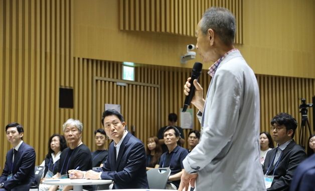 '세제개편' 시민 의견 듣는 오세훈 시장
