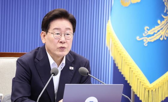 수석보좌관회의 발언하는 이재명 대통령