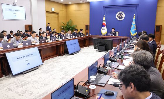 수석보좌관회의 발언하는 이재명 대통령