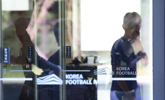 대한축구협회 '사상 첫 경찰 압수수색'