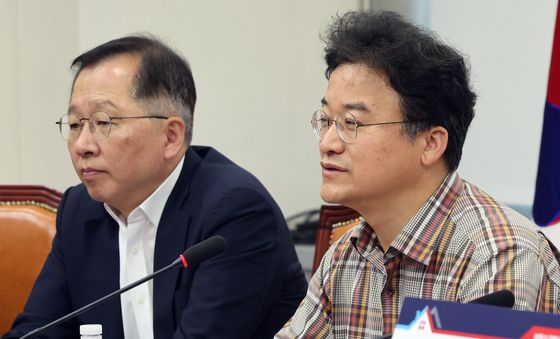 모두발언하는 양정호 특별위원