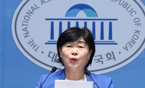 기자회견 발언하는 서영교 위원장