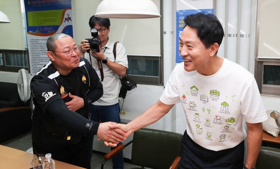 오세훈 서울시장, 이동노동자 쉼터 방문