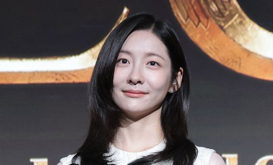 박지현, 여신