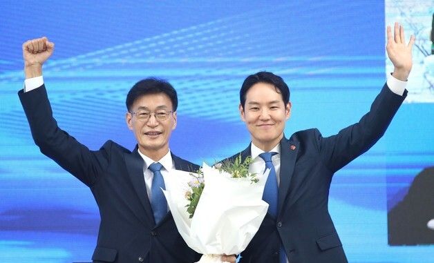 10년 만에 경선…문대림, 민주당 제주도당위원장 당선