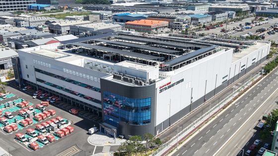 롯데마트, 최첨단 AI 물류센터 '제타 스마트센터 부산' 가동