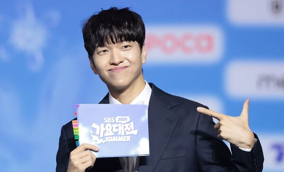 유재필, 가요대전 MC