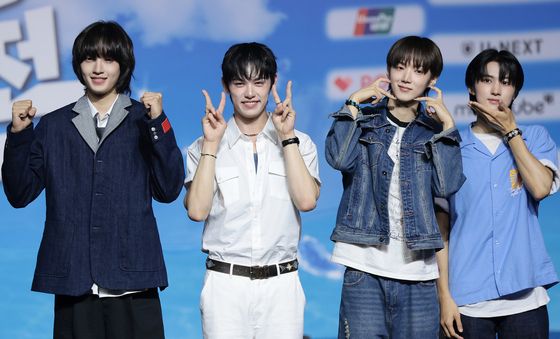 에이엠피, SBS 가요대전 Summer 첫 번째 블루카펫 주인공