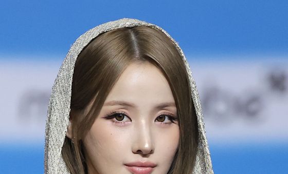키스오프라이프 벨, 신비로운 여인