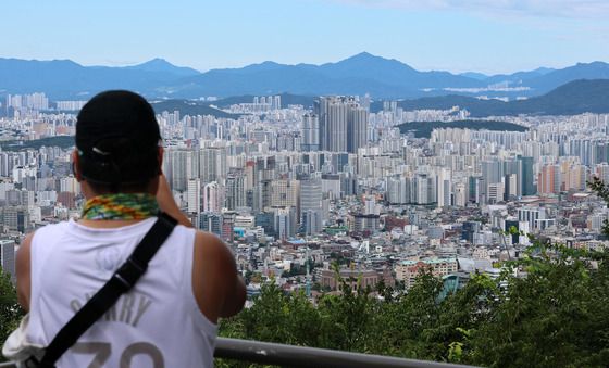 정부 '부동산 공급대책 서두른다'