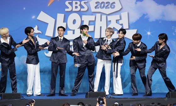 '생일' 민기, 밍키 공주와 일곱 왕자