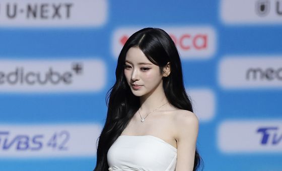 안나, 움직일 때 마다 드러나는 섹시미
