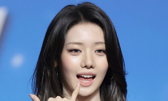 베이비몬스터 로라, 예쁨 톡톡