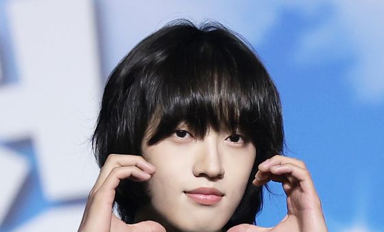김신의 볼 하트