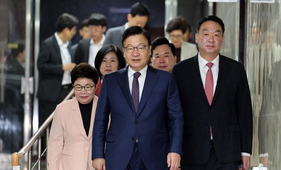 회의 참석하는 국민의힘 원내지도부